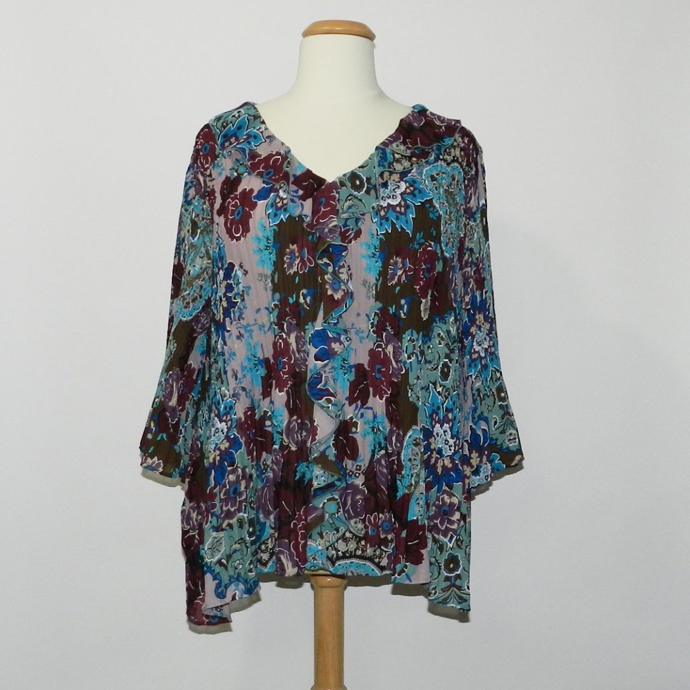 Roaman's 30W Pleated Bell Sleeves Floral Blouse